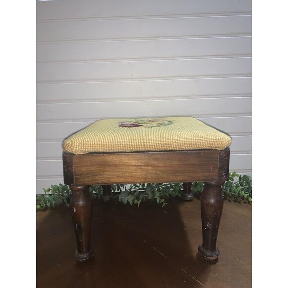 Vtg Heirloom Needlework Embroidered Footstool Floral Design 9.5” X 9.5” X 8” - Picture 6 of 7